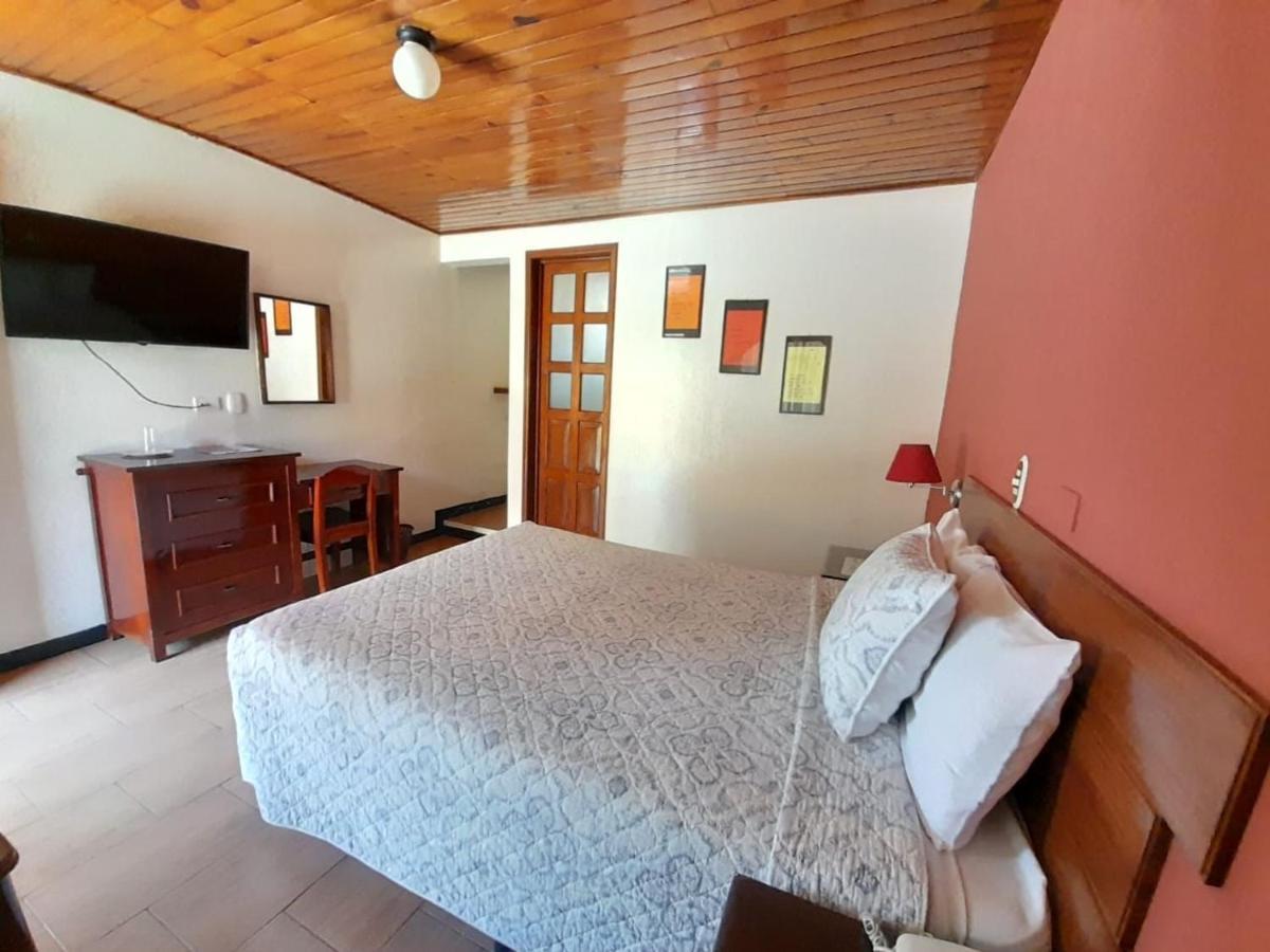 Hotel Y Restaurante Villa Esmeralda Quetzaltenango Ngoại thất bức ảnh