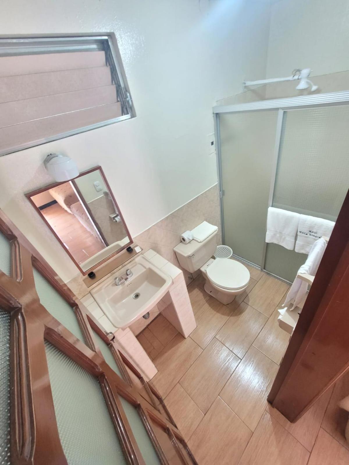 Hotel Y Restaurante Villa Esmeralda Quetzaltenango Ngoại thất bức ảnh