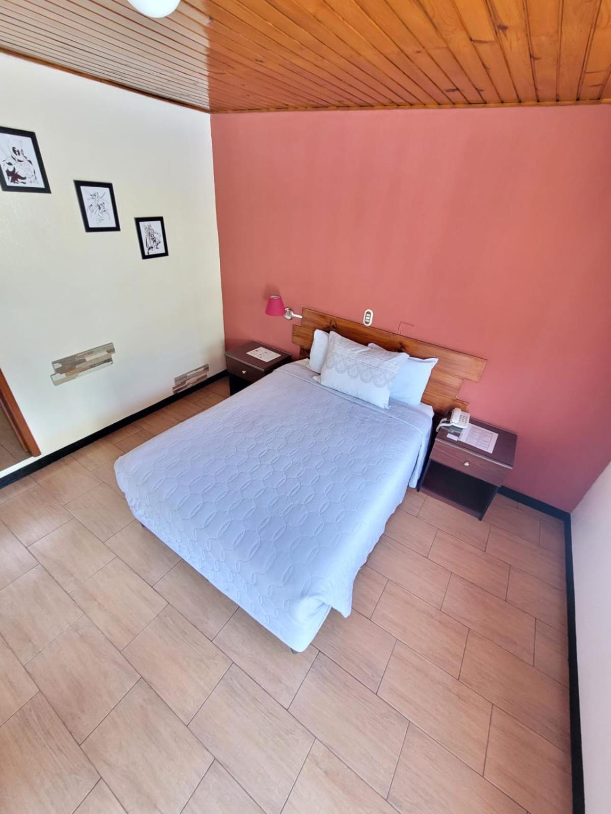 Hotel Y Restaurante Villa Esmeralda Quetzaltenango Ngoại thất bức ảnh