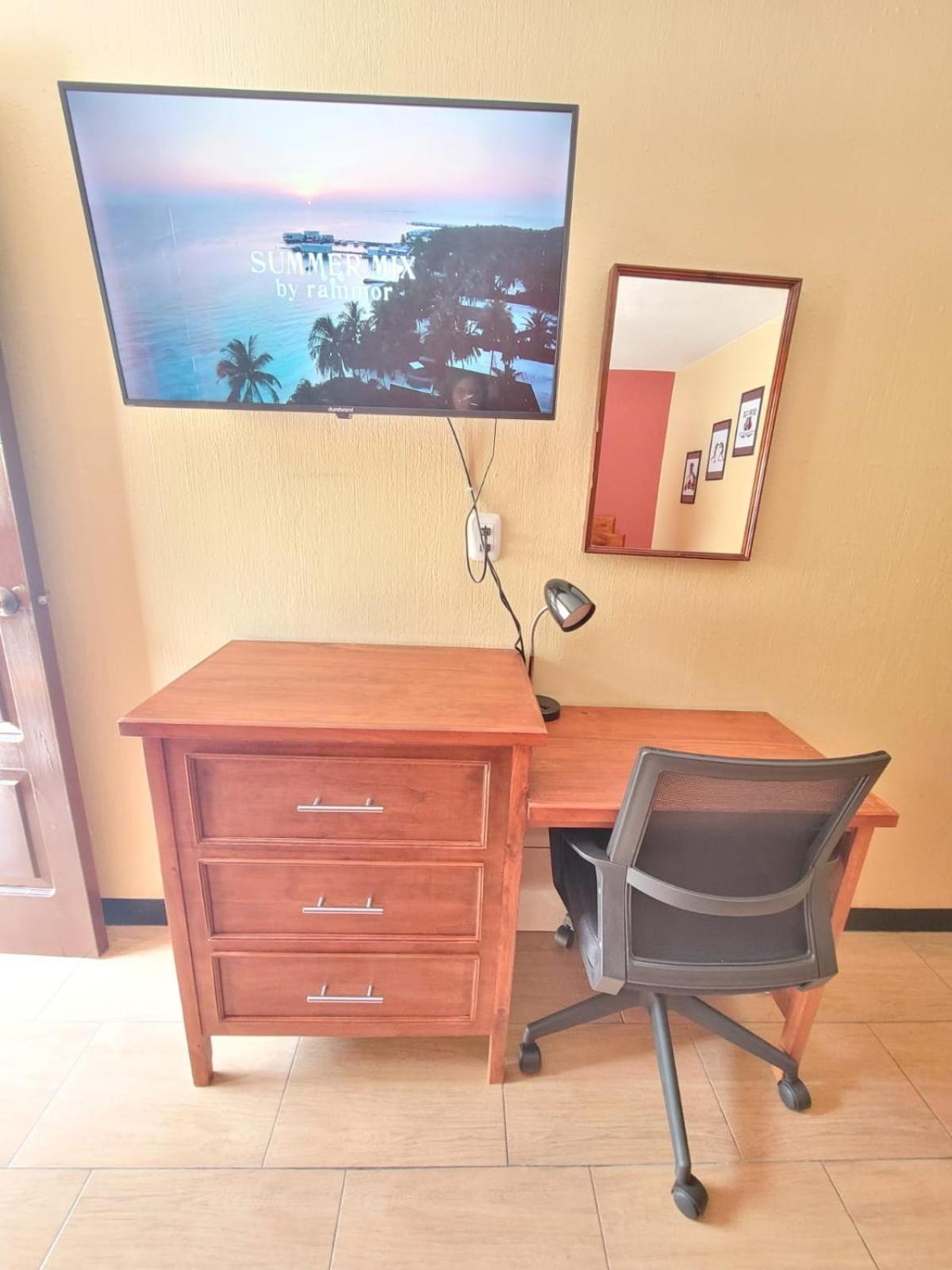 Hotel Y Restaurante Villa Esmeralda Quetzaltenango Ngoại thất bức ảnh